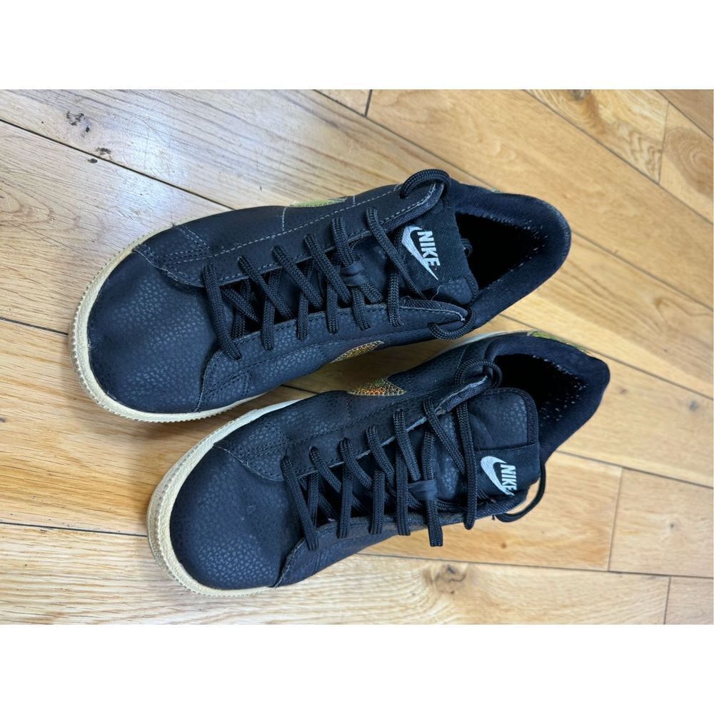 Nike Womens Black Gold Tennis Shoes Size 7.5